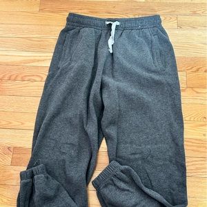 Dark grey sweatpants from Streetwear Society!!